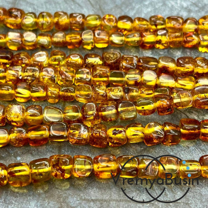 Янтарь натур., округлые квадратики ок. 6-7 мм (нить, ок. 60 шт.)