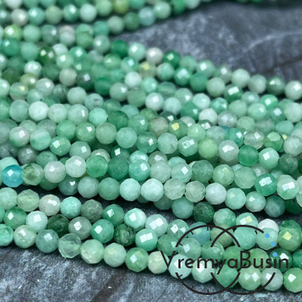 Изумруд (зеленый берилл), мелкие бусины с микроогранкой, шарик 3 мм  (нить, ок. 40 см.)