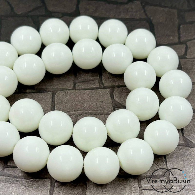 Агат белый имит., гладкий шарик, 14 мм (нить, ок. 28 шт.)