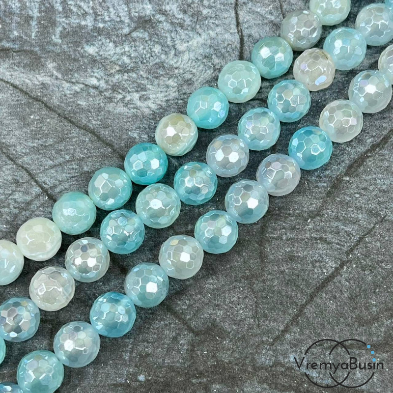 Агат тонир., шарик граненый 10 мм, цв.     голубой (нить, ок. 38 шт.)
