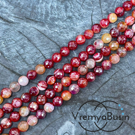Агат тонир., шарик граненый 8 мм, цв.  красный    (нить, ок. 48 шт.)