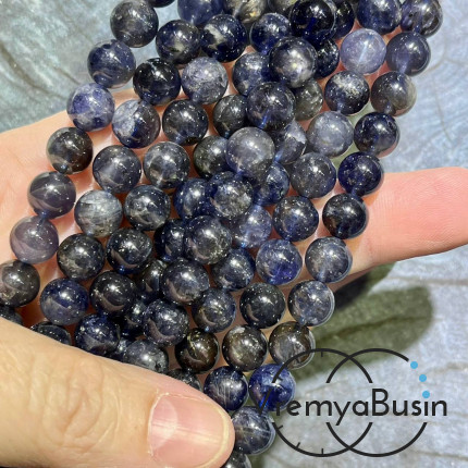Иолит натур., шарик гладкий 8 мм (1/2 нити, ок. 24 шт.)