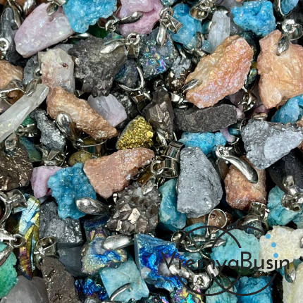 Агат титановый с друзой, ок. 10 мм. Кулон из камня в ассортименте (1 шт.)