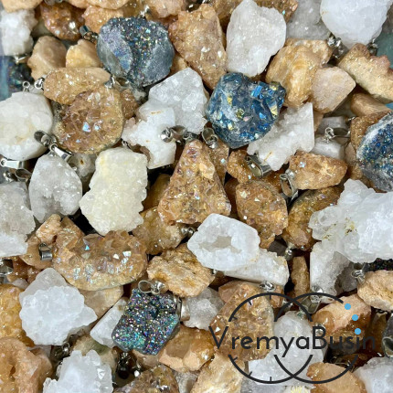 Агат титановый с друзой, ок. 15 мм. Кулон из камня в ассортименте (1 шт.)