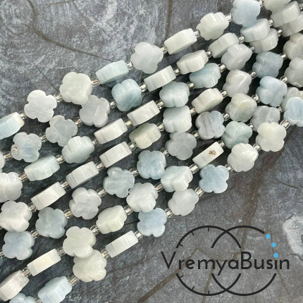 Аквамарин. Бусины клевер гладкие ок.  12х5 мм (нить, ок. 28 шт.)