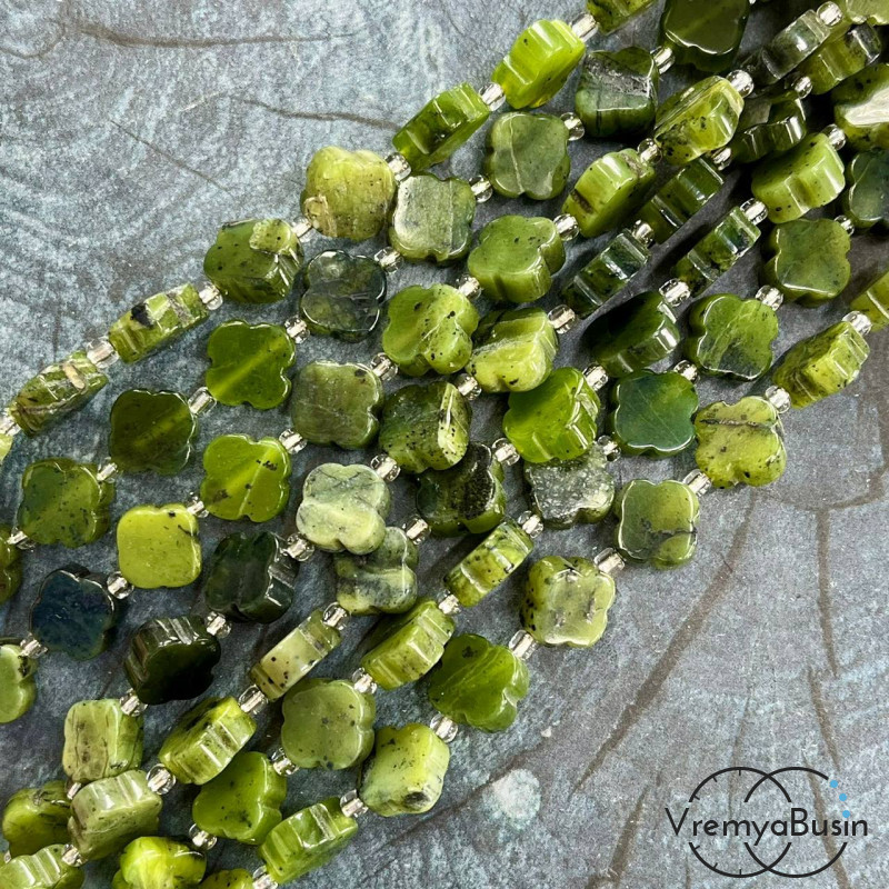 Нефрит. Бусины клевер гладкие ок.  12х5 мм (нить, ок. 28 шт.)