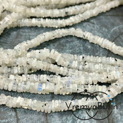 Лунный камень натур., бусины чипсы квадратные, ок. 5 мм (нить, ок. 40 см.) 