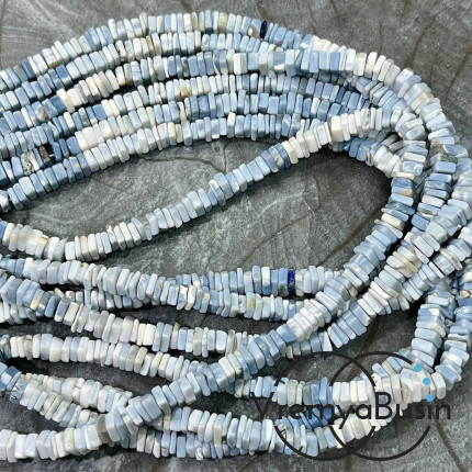 Опал голубой, бусины чипсы квадратные, ок. 6 мм (нить, ок. 40 см.) 