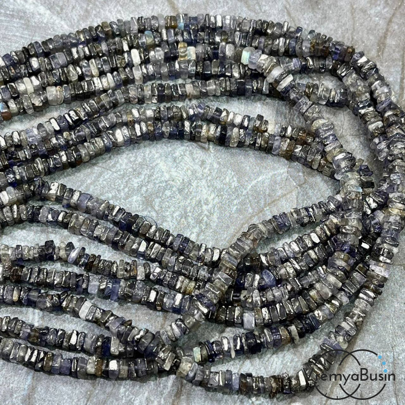 Иолит, бусины чипсы квадратные, ок. 4 мм (нить, ок. 40 см.) 