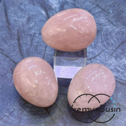 Розовый кварц. Яйцо сувенирное из камня, ок. 30х40 мм  (1 шт.)