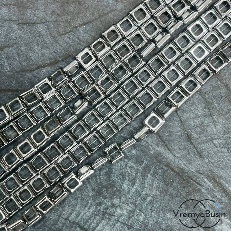 Гематит квадрат, внеш.д. 8 мм / внутр.д. 4 мм, цв. серебро (1/2 нити, ок. 19  шт.)