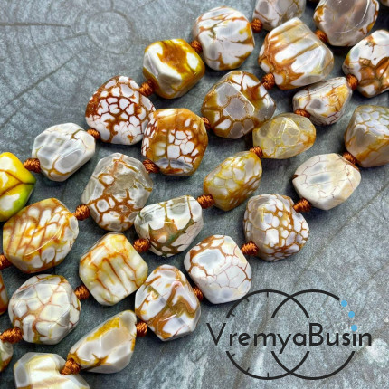 Агат вены дракона, галтовка с гранями, ок. 20 мм (нить, ок. 18 шт.)