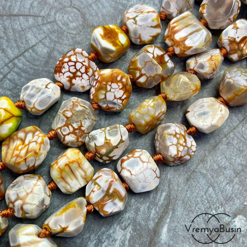 Агат вены дракона, галтовка с гранями, ок. 20 мм (нить, ок. 18 шт.)