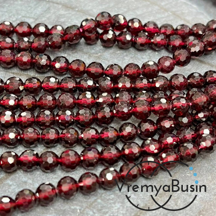 Гранат, шарик 5 мм с ювелирной огранкой (1/2 нити, ок. 35 шт.)
