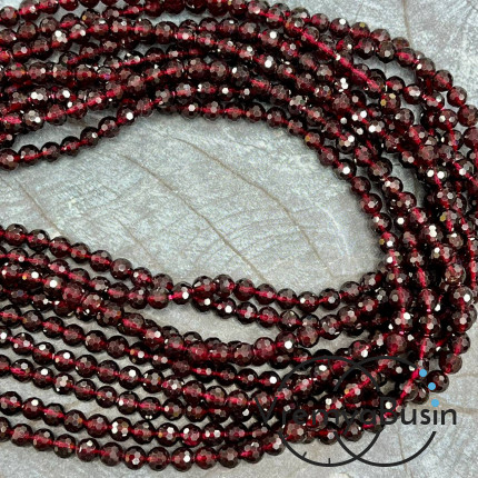 Гранат, шарик 5 мм с ювелирной огранкой (1/2 нити, ок. 35 шт.)