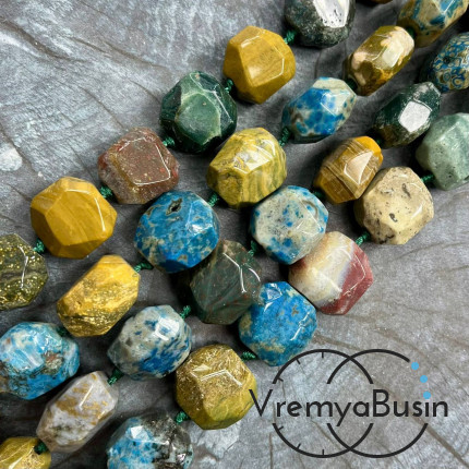 Яшма, крупные граненые бусины ок. 20х20х12 мм (нить, 18 шт.)