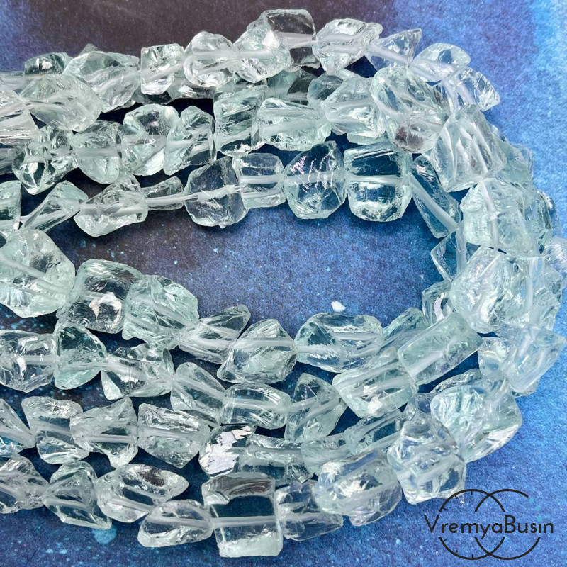 Аква-кварц, необработанный кусочек, 10-11 мм     (1/2 нити, ок. 16 шт.)