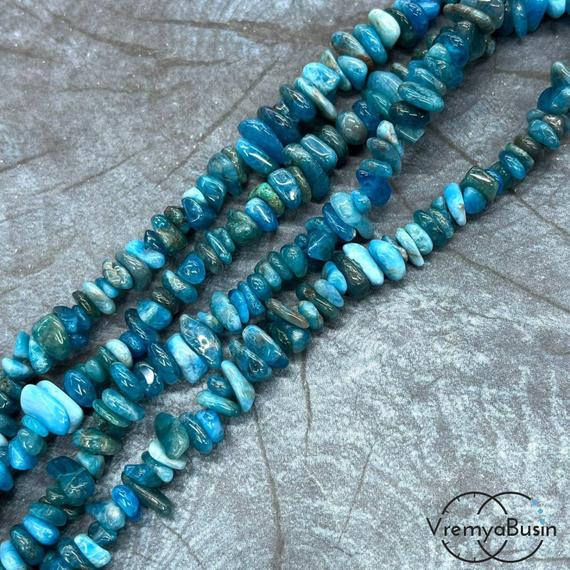 Крошка каменная. Апатит (нить, ок. 40 см.)