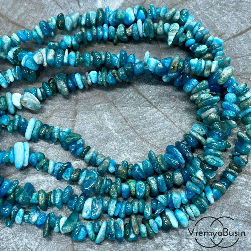 Крошка каменная. Апатит (нить, ок. 80 см.)