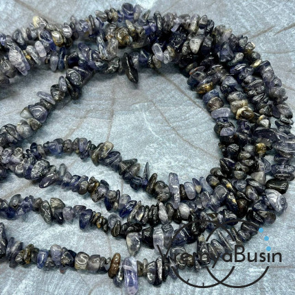 Крошка каменная. Иолит (нить, ок. 80 см.)