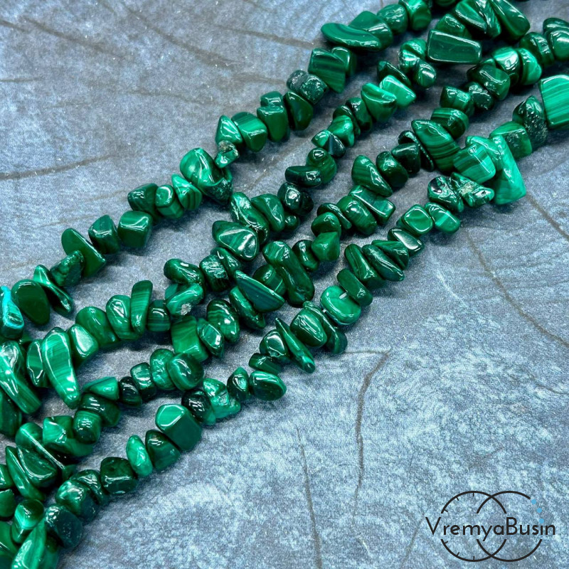 Крошка каменная. Малахит натур. (нить, ок. 40 см.)