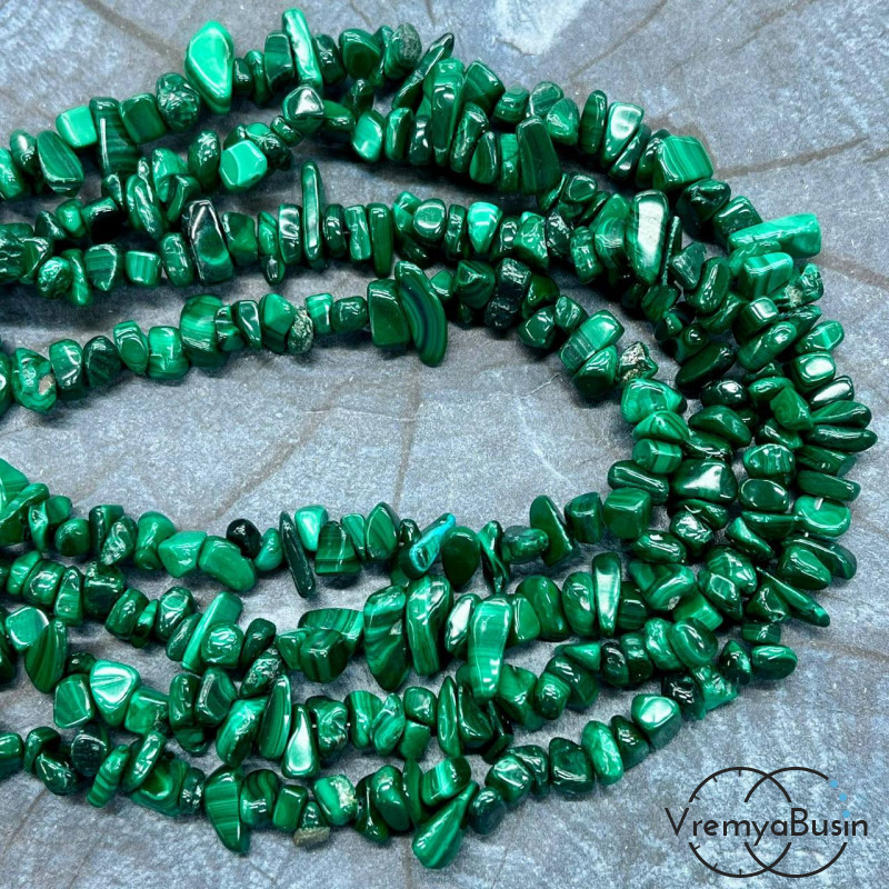 Крошка каменная. Малахит натур. (нить, ок. 80 см.)