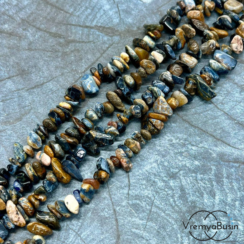 Крошка каменная. Петерсит (нить, ок. 40 см.)