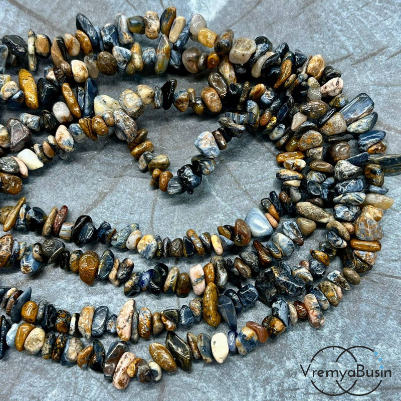 Крошка каменная. Петерсит (нить, ок. 80 см.)