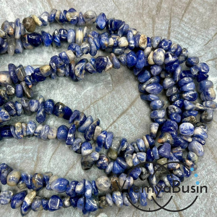 Крошка каменная. Содалит (нить, ок. 80 см.)