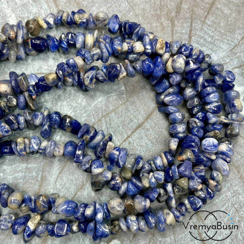 Крошка каменная. Содалит (нить, ок. 80 см.)