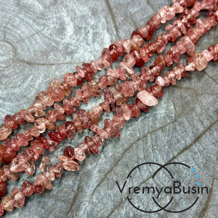 Крошка каменная. Клубничный кварц (нить ок. 40 см.)