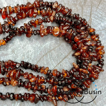 Гранат. Крошка каменная  (нить ок. 80 см.)