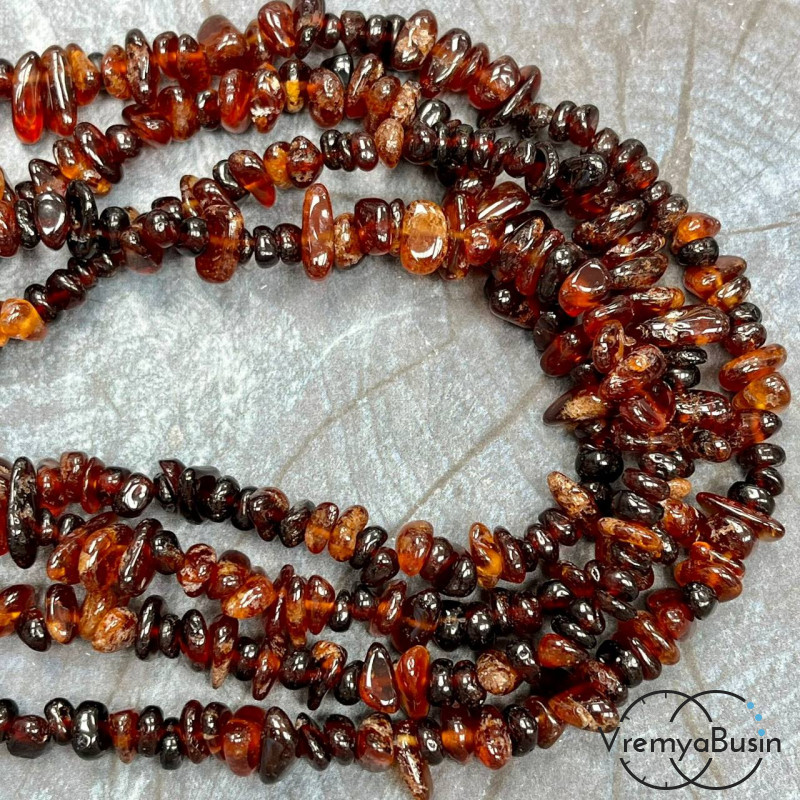 Гранат. Крошка каменная  (нить ок. 80 см.)