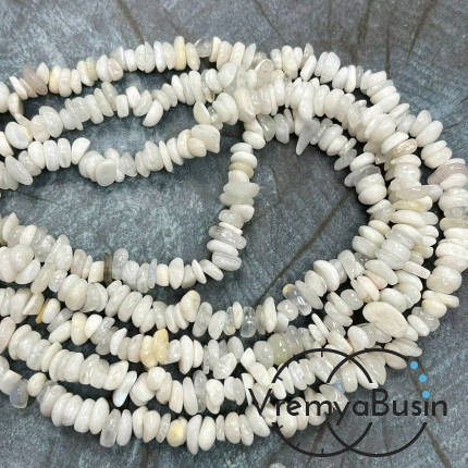 Крошка каменная. Лунный камень натуральный (нить, ок. 80 см.)