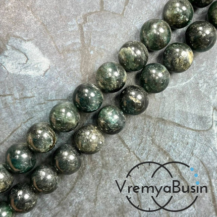 Кианит зеленый, шарик гладкий 12 мм (1/2 нити, ок. 16 шт.)