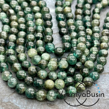 Кианит зеленый, шарик гладкий 6 мм (1/2 нити, ок. 32 шт.)