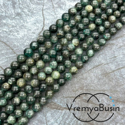 Кианит зеленый, шарик гладкий 6 мм (1/2 нити, ок. 32 шт.)