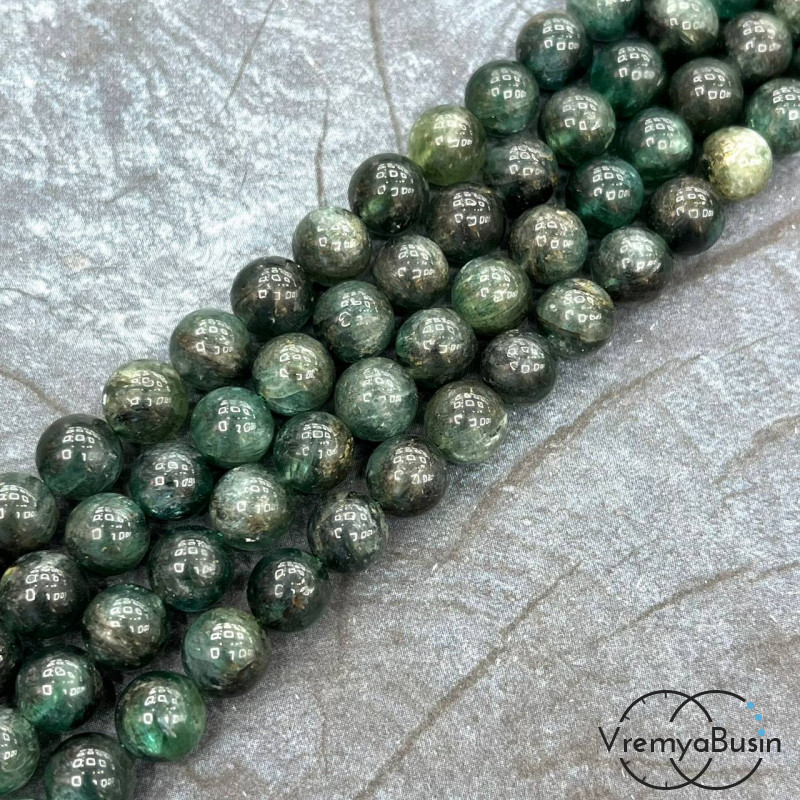 Кианит зеленый, шарик гладкий 8 мм (1/2 нити, ок. 24 шт.)