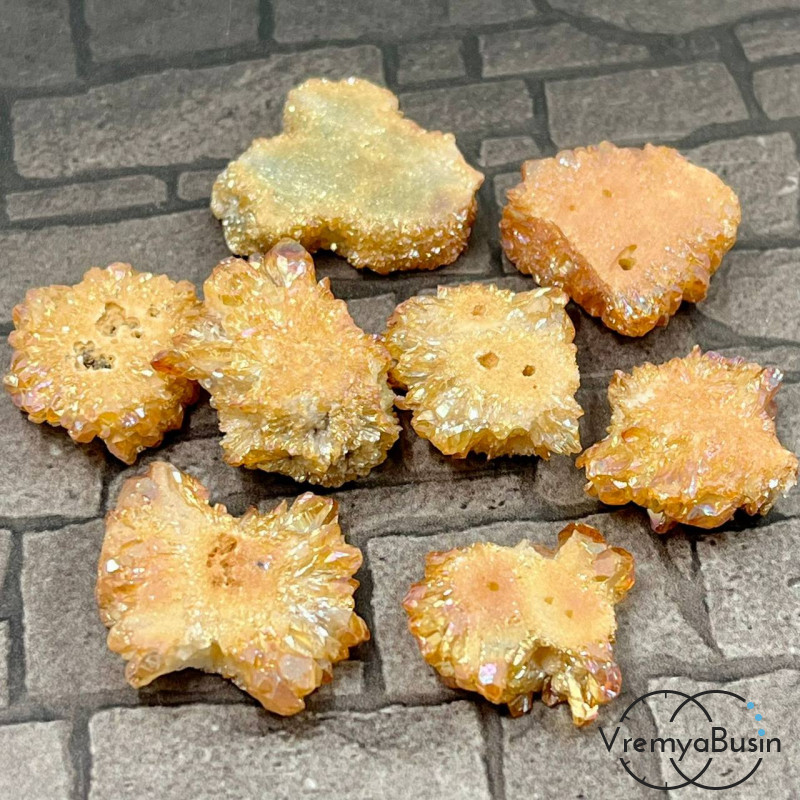 УЦЕНКА: Друза агата с кристаллами, округлые плоские бусины разной формы, ок. 15х20 мм, цв. кремовый металлик (1 шт.)