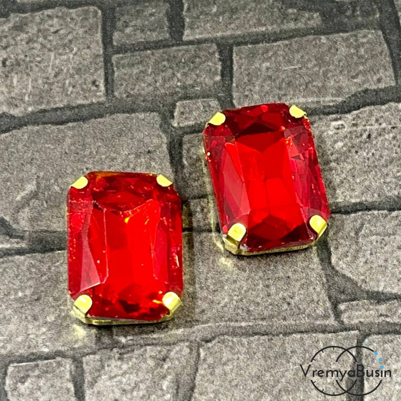 Стразы из стекла в цапах под золото. Прямоугольник 13х18 мм RED (1 шт.)