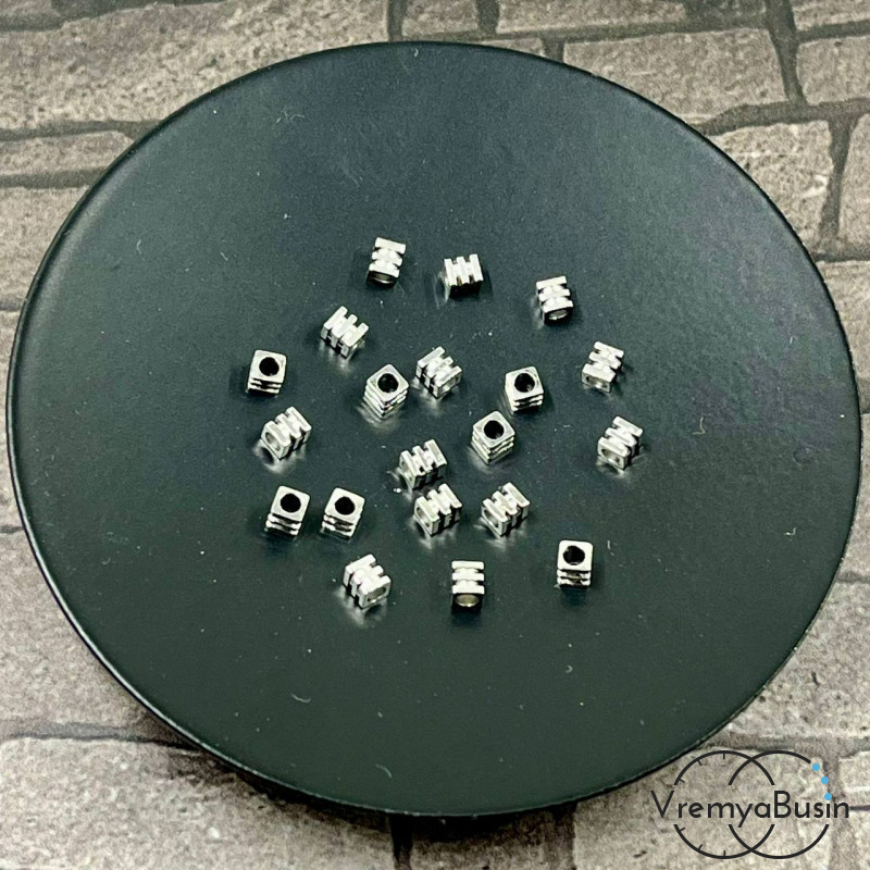 Бусины разделители, кубики 2.5х2 мм, латунь с родиевым покрытием (10 шт.)