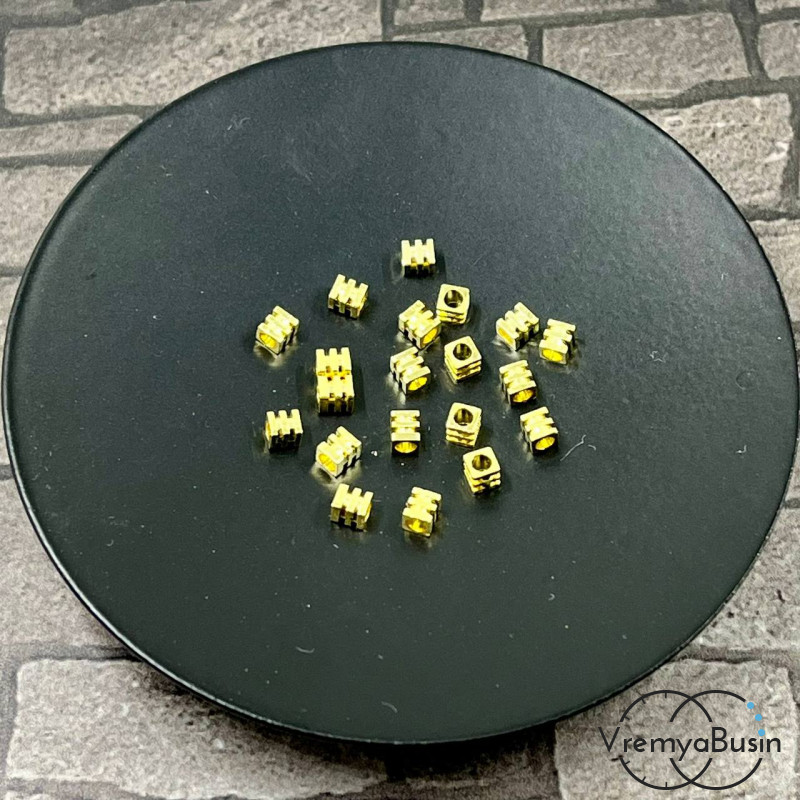 Бусины разделители, кубики 2.5х2 мм, латунь с позолотой (10 шт.)