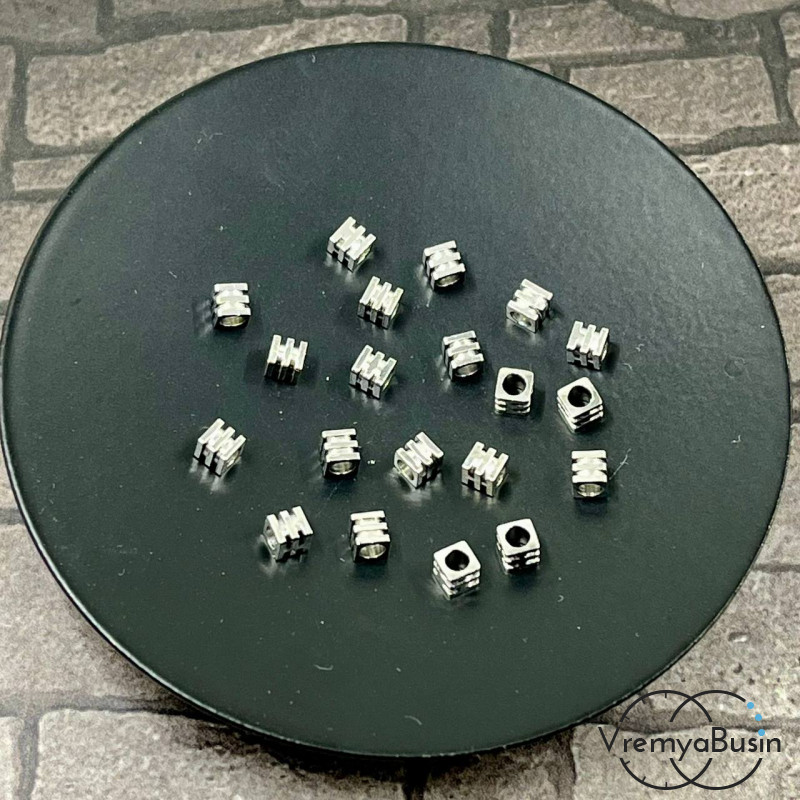 Бусины разделители, кубики 3.2х2.5 мм, латунь с родиевым покрытием (10 шт.)