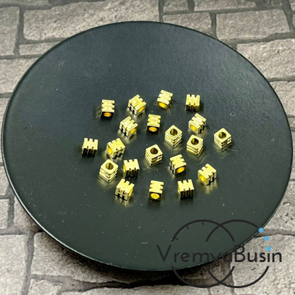 Бусины разделители, кубики 3.2х2.5 мм, латунь с позолотой (10 шт.)