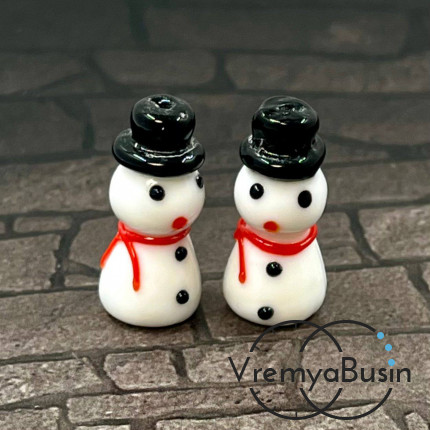 Бусина из стекла лэмпворк "Снеговик", 25х12 мм (1 шт.)