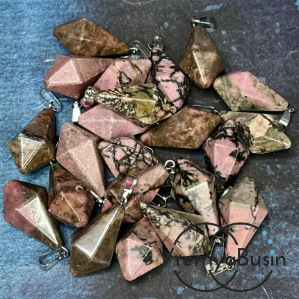 Родонит, кулон из камня "Кристалл", ок. 15х30 мм (1 шт.)