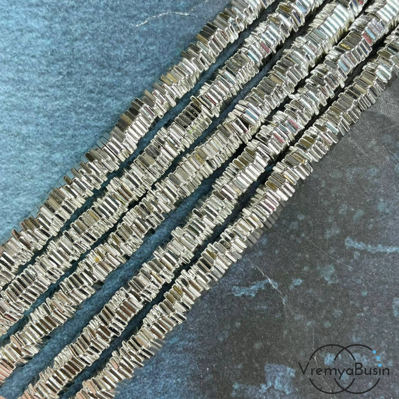 Гематит, чипс шестигранник 1х6 мм, цв. СВЕТЛОЕ СЕРЕБРО (1/2 нити, ок. 160 шт.)