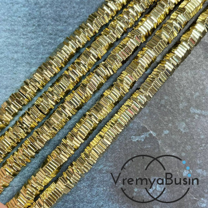 Гематит, чипс шестигранник 1х6 мм, цв. СВЕТЛОЕ ЗОЛОТО (1/2 нити, ок. 160 шт.)