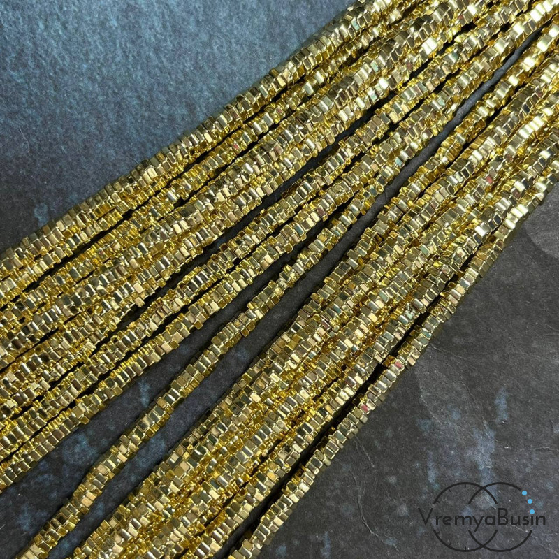 Гематит, чипс шестигранник 1х4 мм, цв.  СВЕТЛОЕ ЗОЛОТО (1/2 нити, ок. 160 шт.)