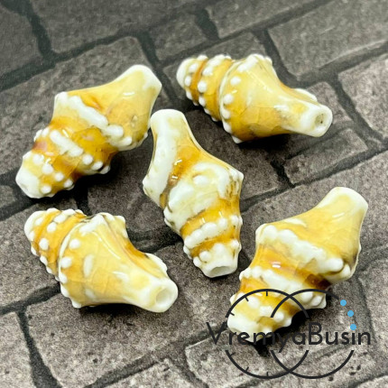 Бусина керамическая с глазурью, ракушка 20х10 мм, цв. бежевый  (1 шт.)